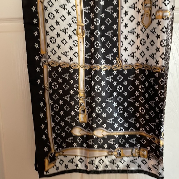 Silk Like Head/Neck/Purse Scarf - Picture 8 of 10